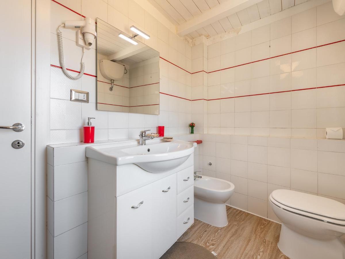 Casa Alla Marina Del Porto Di Apartment