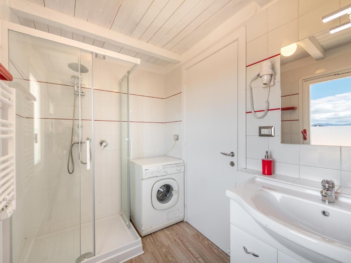 Casa Alla Marina Del Porto Di Apartment